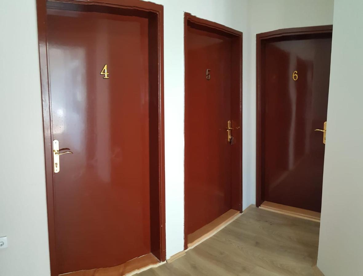 Tabacco Rooms Obrenovac  Luaran gambar